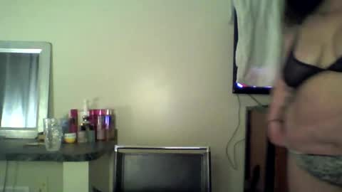 Lauren online show from February 11, 2026, 7:57 am