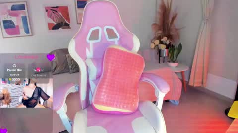 Snapshot of lauren__dallass chatting on May 27, 2026, 1:57 am MissLauren online show from May 27, 2026, 1:57 am
