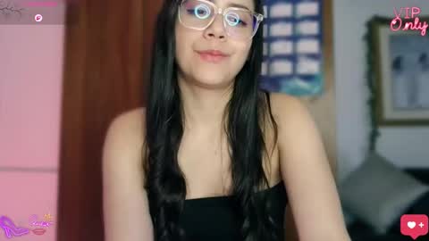 Lauren online show from March 29, 2026, 8:53 pm