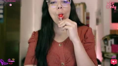 Lauren online show from April 22, 2026, 12:35 am