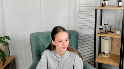 Snapshot of laurenasimpkin chatting on June 6, 2026, 6:07 am Lissa online show from June 6, 2026, 6:07 am
