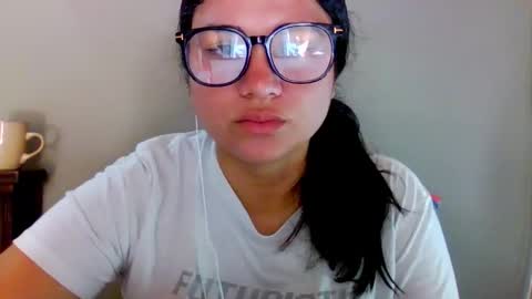 onlyfan laureng7 - 7 laureng2 online show from October 15, 2025, 1:44 pm