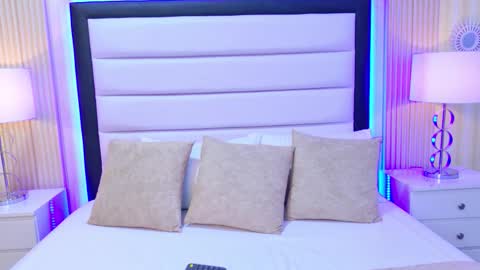 Snapshot of laurenhazeel chatting on February 25, 2026, 4:22 am Lauren online show from February 25, 2026, 4:22 am