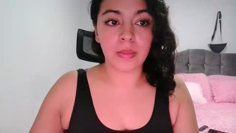 laurenhot94 online show from February 5, 2026, 6:23 pm