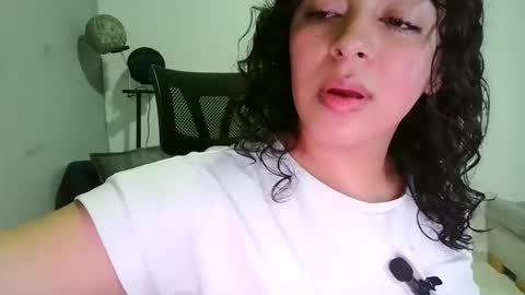 laurenhot94 online show from February 26, 2026, 1:15 am