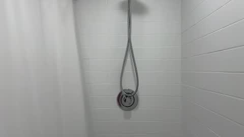 laurenivy online show from April 4, 2026, 12:09 am