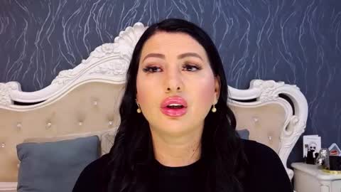 Laura online show from October 1, 2025, 2:45 pm