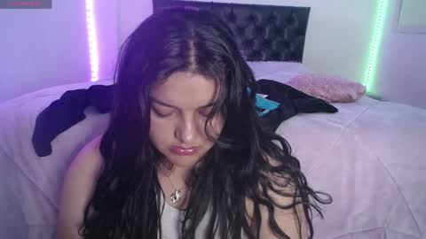 laurenkenner28_ online show from May 12, 2026, 7:44 pm