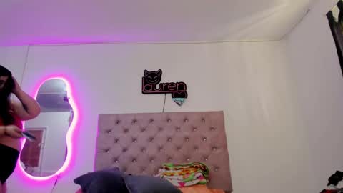 laurenlaine online show from January 17, 2025, 6:33 pm