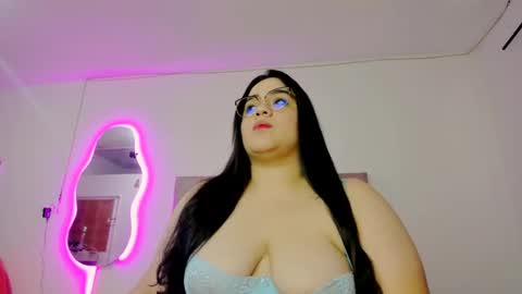 laurenlaine online show from February 17, 2025, 3:20 pm