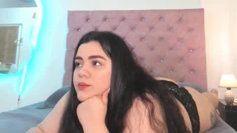 laurenlaine online show from March 5, 2026, 5:53 pm