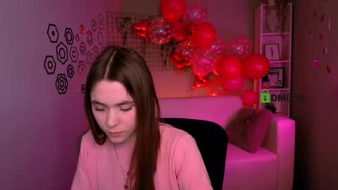 Snapshot of laurenmurrr chatting on February 13, 2026, 10:33 am Laure online show from February 13, 2026, 10:33 am