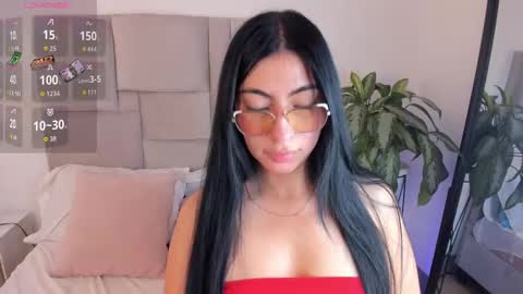 laurenn_smitth online show from October 1, 2025, 1:28 pm