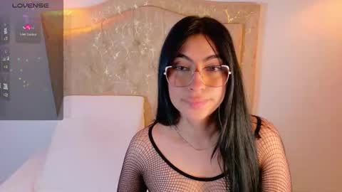 laurenn_smitth online show from November 26, 2025, 12:39 pm