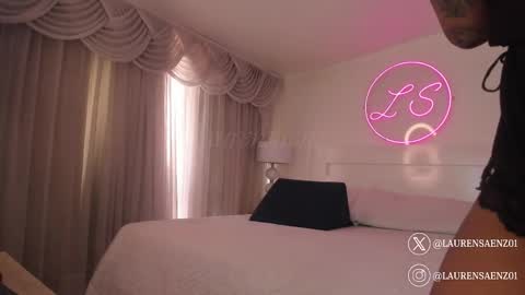 Lauren Saenz online show from March 11, 2025, 3:12 pm