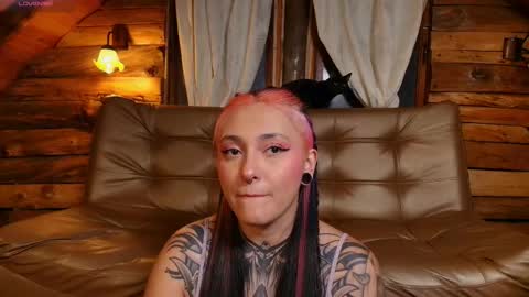 Lauren and Cristopher online show from November 22, 2025, 4:00 am