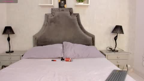 Lauren  online show from November 8, 2025, 3:56 pm