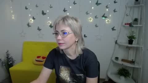 Lauren online show from March 17, 2026, 6:28 am