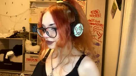 Snapshot of laurettecipro chatting on May 27, 2026, 1:57 am Eva online show from May 27, 2026, 1:57 am