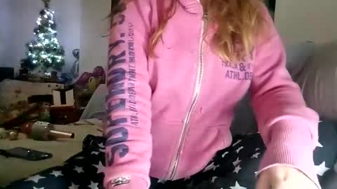 Snapshot of lauriehotxxx chatting on December 11, 2024, 5:15 pm lauriehotxxx online show from December 11, 2024, 5:15 pm