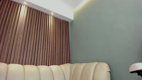 Lau Roberts online show from February 21, 2025, 7:01 am