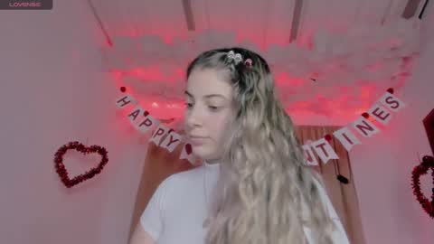 Lauu G online show from February 4, 2025, 5:10 am