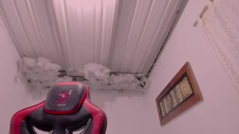 Lauu G online show from December 17, 2025, 9:15 am