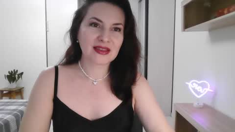 Snapshot of lavender_victoria chatting on December 13, 2024, 2:16 pm Diana online show from December 13, 2024, 2:16 pm