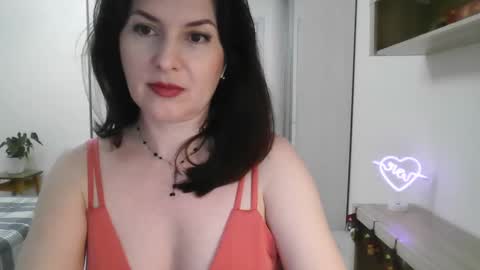 Snapshot of lavender_victoria chatting on January 7, 2025, 5:53 pm Diana online show from January 7, 2025, 5:53 pm