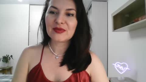 Snapshot of lavender_victoria chatting on January 24, 2025, 11:23 pm Diana online show from January 24, 2025, 11:23 pm