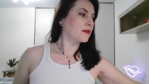 Snapshot of lavender_victoria chatting on February 17, 2025, 6:37 pm Diana online show from February 17, 2025, 6:37 pm