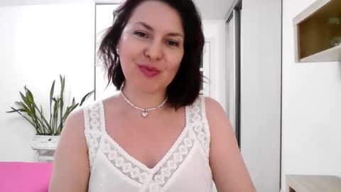 Snapshot of lavender_victoria chatting on October 20, 2025, 5:57 pm Diana online show from October 20, 2025, 5:57 pm
