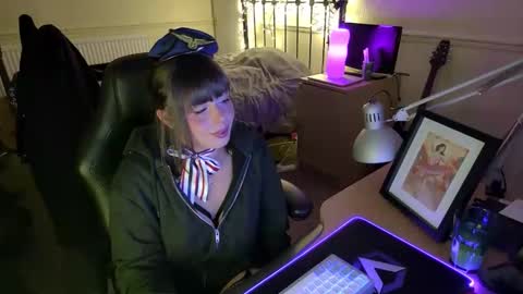 Lavenderrzz online show from November 5, 2025, 12:38 pm