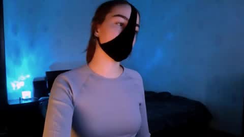 Lavinda online show from November 10, 2025, 11:31 am