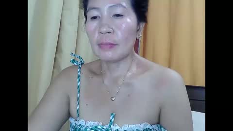 lavine1983 online show from November 18, 2025, 4:11 pm