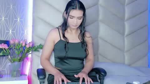 Snapshot of layadoll chatting on February 15, 2026, 11:23 pm laya online show from February 15, 2026, 11:23 pm