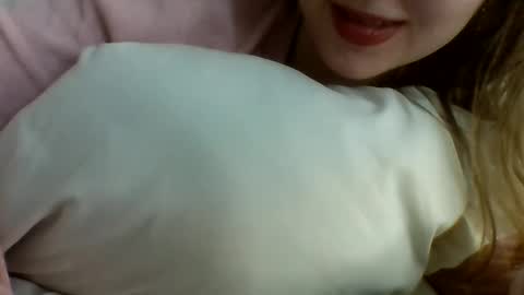 Snapshot of layannalea chatting on January 8, 2025, 11:30 pm layannalea online show from January 8, 2025, 11:30 pm