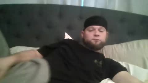 layinlow42 online show from December 19, 2024, 12:34 pm