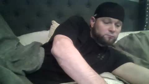 layinlow42 online show from December 19, 2024, 10:10 pm