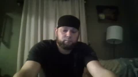 layinlow42 online show from January 1, 2025, 12:11 am