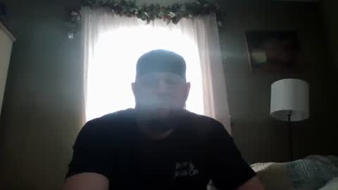 layinlow42 online show from February 1, 2025, 4:44 pm