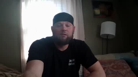 layinlow42 online show from February 1, 2025, 7:44 pm