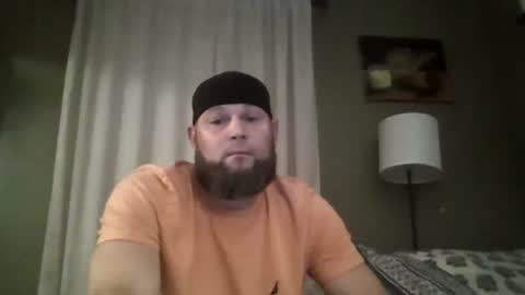 layinlow42 online show from October 29, 2025, 10:39 am