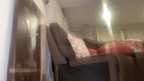 layla online show from September 13, 2025, 5:07 am