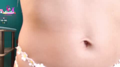 layla_17 online show from April 14, 2026, 11:55 pm