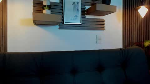 Layla online show from September 26, 2025, 1:53 am