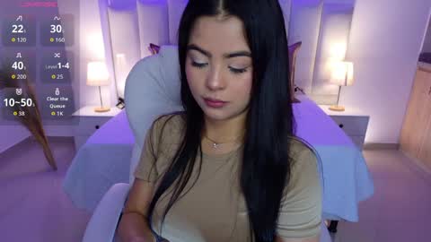 Layla Breezee online show from April 8, 2026, 11:43 am