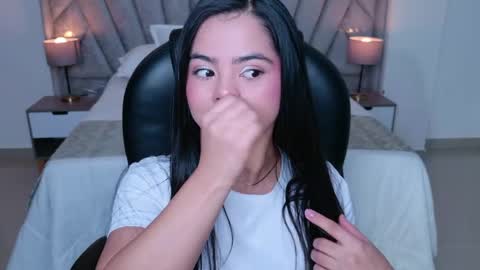 Layla Breezee online show from June 9, 2026, 11:44 am
