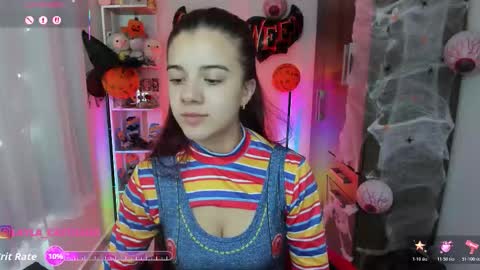 Layla online show from October 20, 2025, 3:23 pm