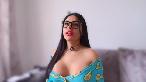 Layla online show from April 30, 2026, 4:13 pm